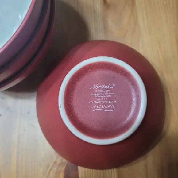 Noritake Colorwave Raspberry Rice Bowls - set of 4 - Picture 2 of 3
